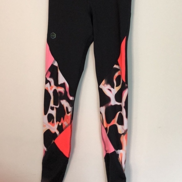 Under Armour with rush paint colour block leggings - Picture 9 of 12